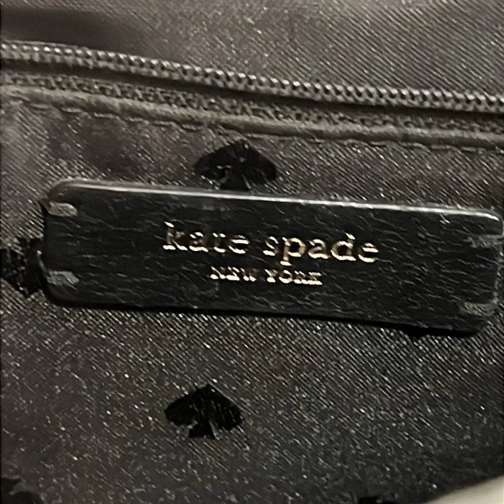 Kate Spade Bariar Lane Quilted Emelyn Crossbody Shoulder Black 7”-10”-3” EUC - Picture 12 of 16